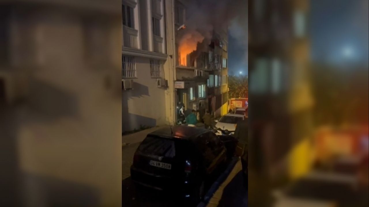 Fatih’te korkutan otel yangını 2 kişi dumandan etkilendi