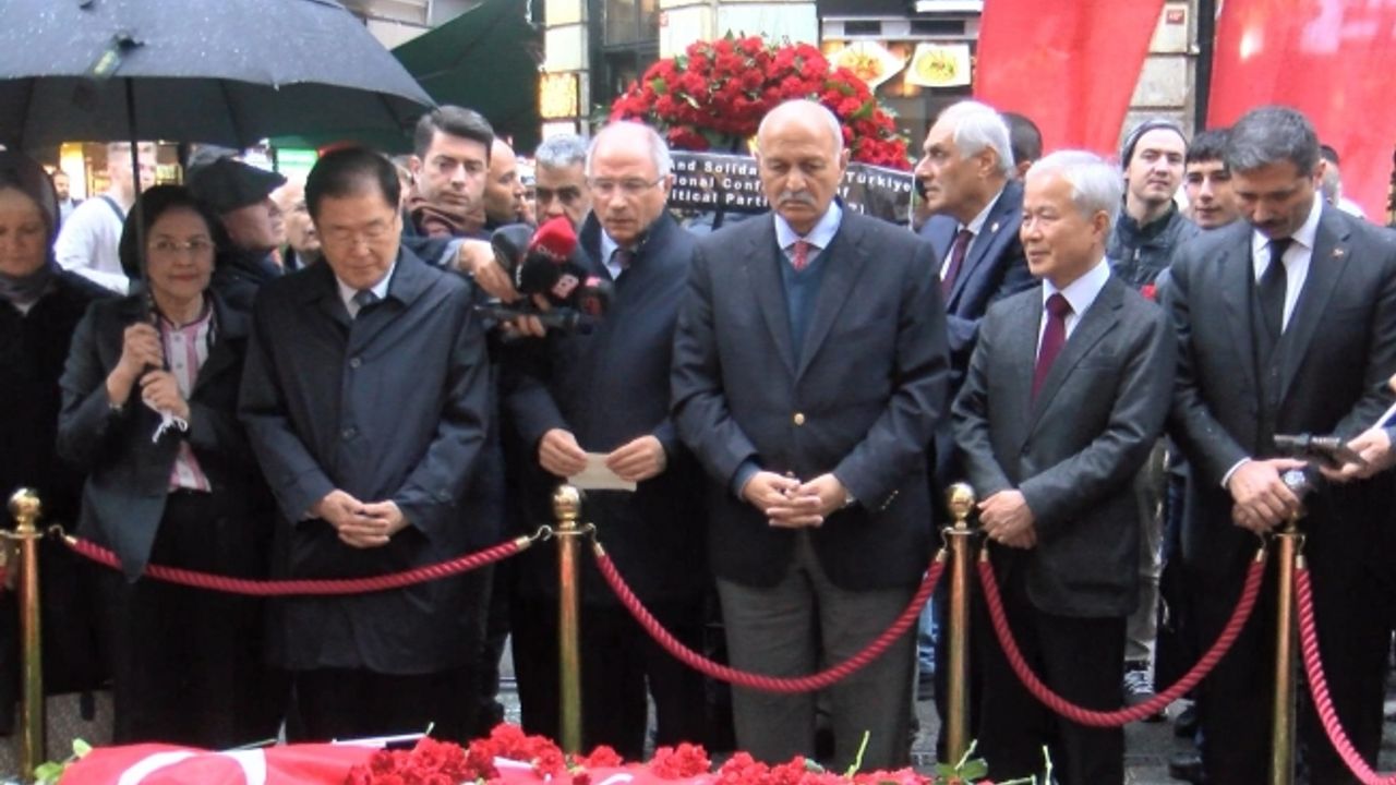 Efkan Ala ve Asyalı Siyasetçiler İstiklal Caddesi'nde