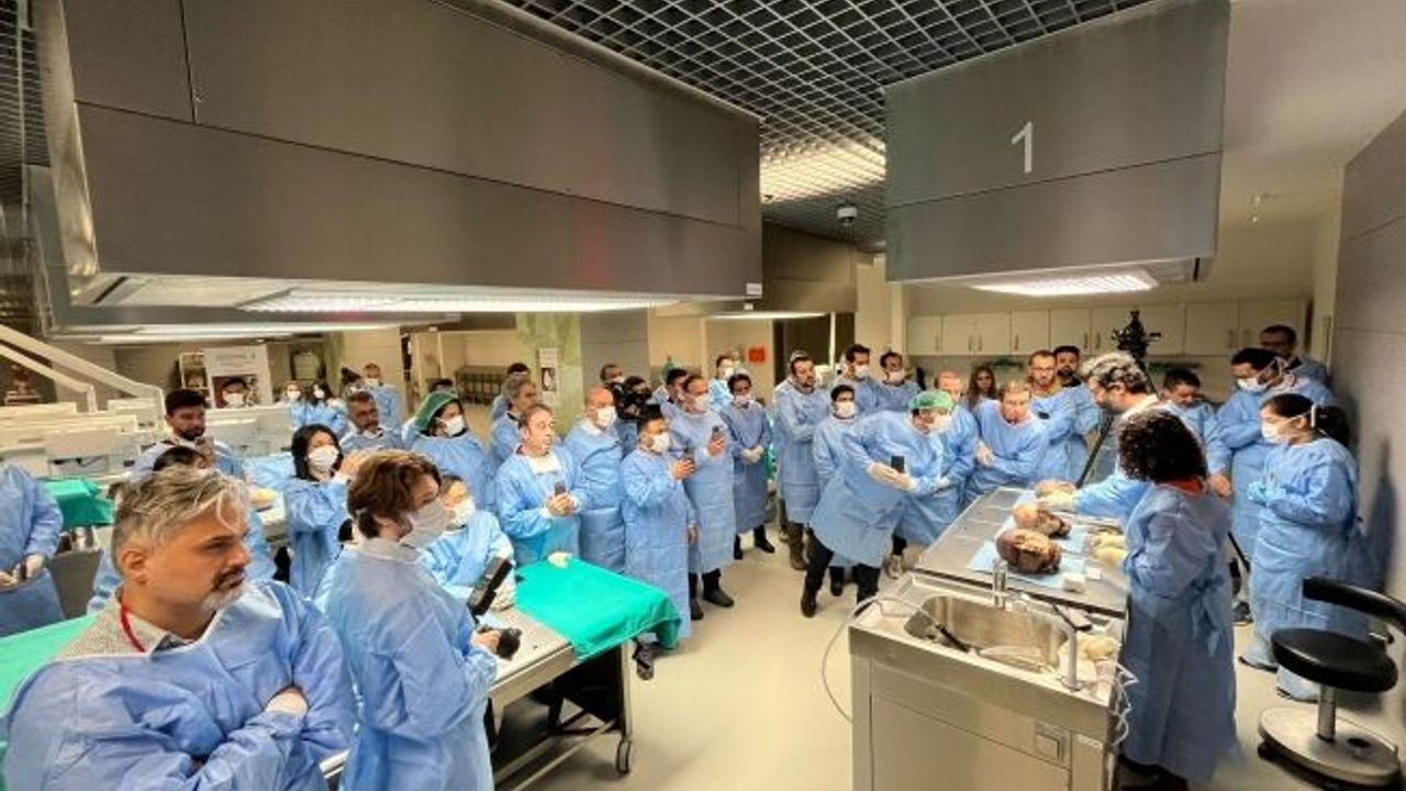Taş Hastanesi, İstanbul'da bilimsel kurs ile açıldı