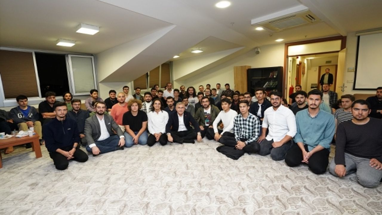 Üsküdar Belediyesi’nden üniversite öğrencilerine Akbil desteği