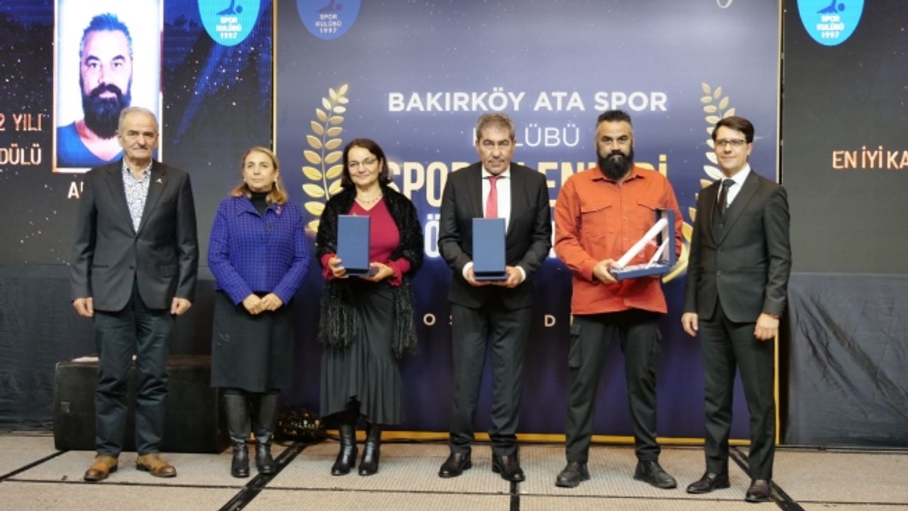 Bakırköy Ata Spor Kulübü 'Sporun Enleri ödülleri sahiplerini buldu