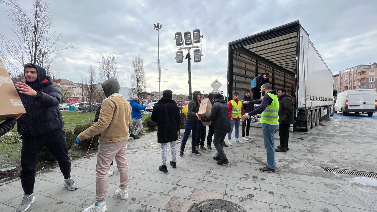 Deprem Bölgesine Yardım Seferberliği Sürüyor İstanbul Gazetesi