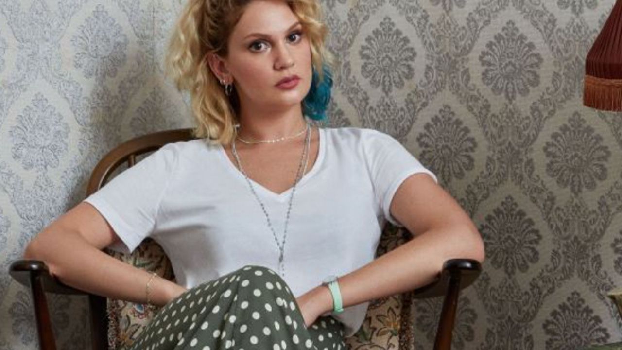 Farah Zeynep Abdullah bikinisiyle sere serpe poz verdi! Fiziği ile  görenleri adeta büyüledi - İstanbul Gazetesi