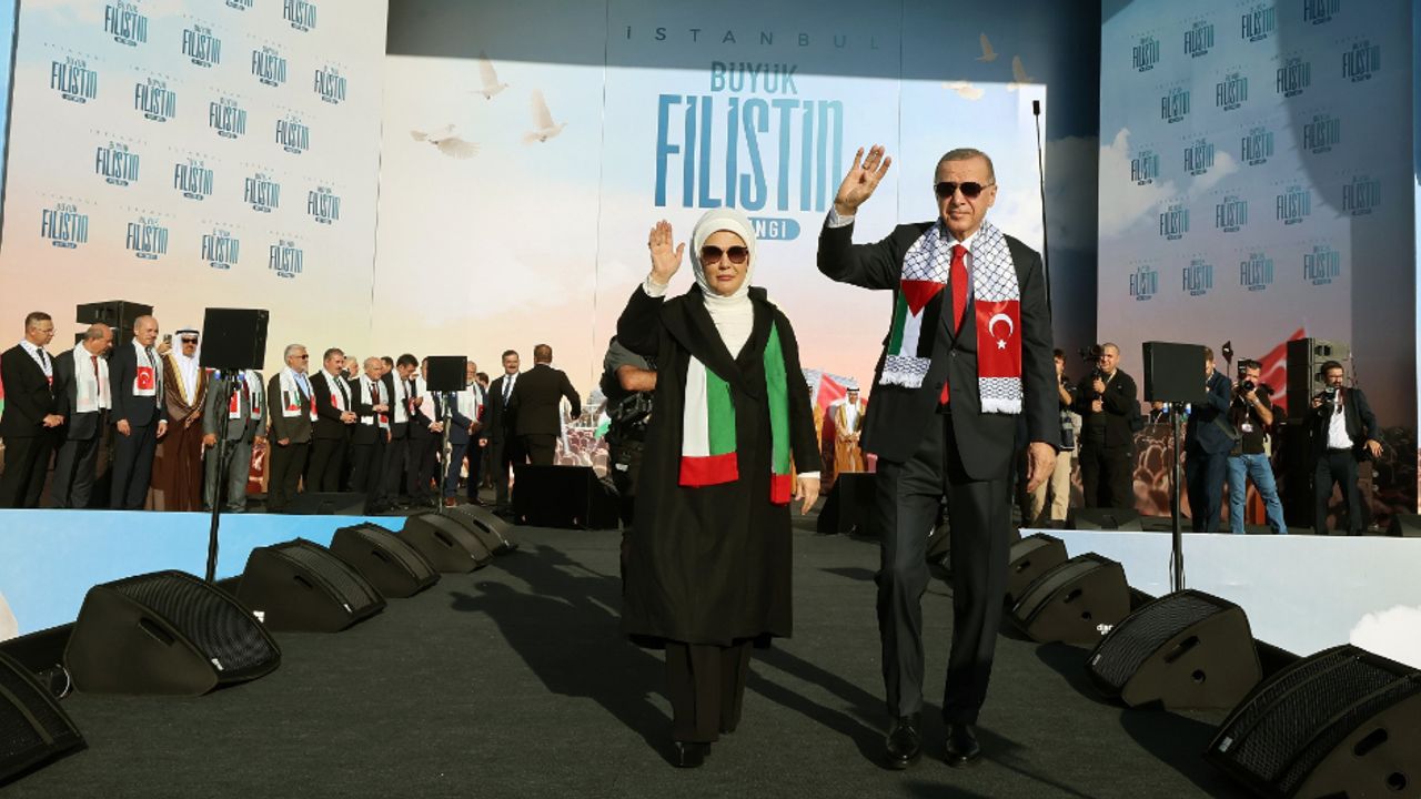 Cumhurbaşkanı Erdoğan, 'Büyük Filistin Mitingi'nde: "Savaş suçlusu olarak İsrail'i dünyaya tanıtacağız."