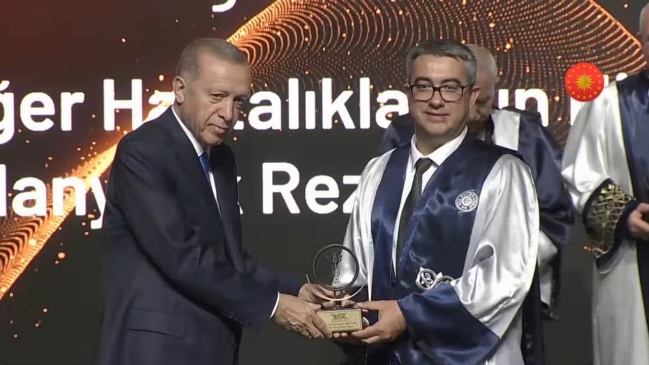 YÖK akademik yılı açılış töreni, Cumhurbaşkanı Erdoğan'ın katılımıyla gerçekleşti: Ödül sahibi üniversiteler belli oldu