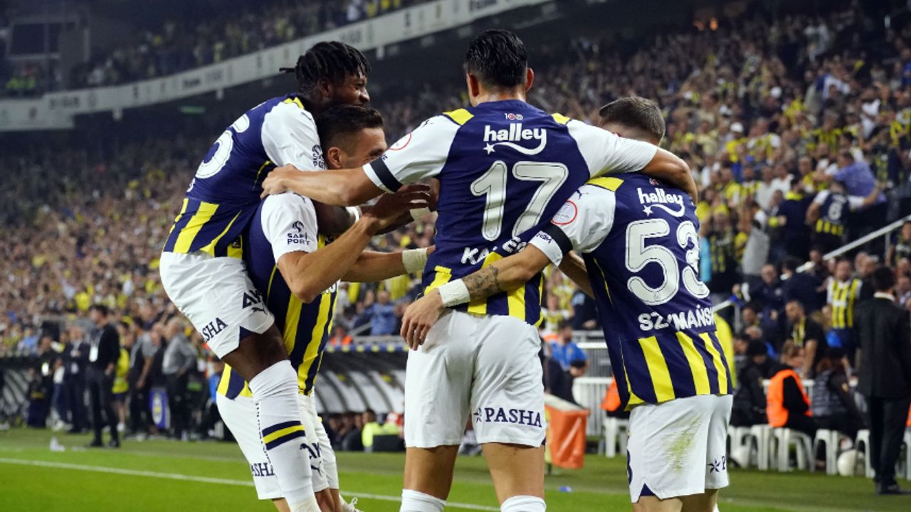Fenerbahçe'de rekorlu gece: Hatayspor zaferi ile tüm zamanların en iyi sezon açılışına imza atıldı!
