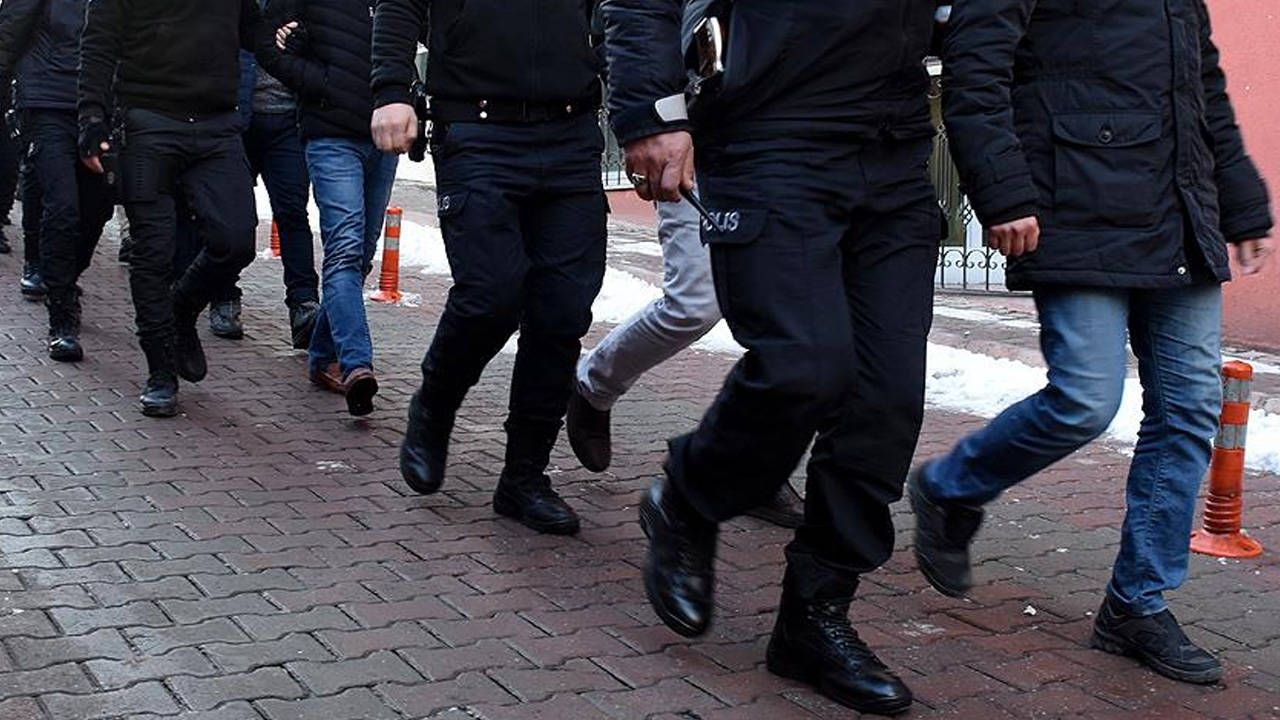 İstanbul'un 25 ilçesinde zehir tacirlerine yönelik operasyon: 104 şüpheli yakalandı!
