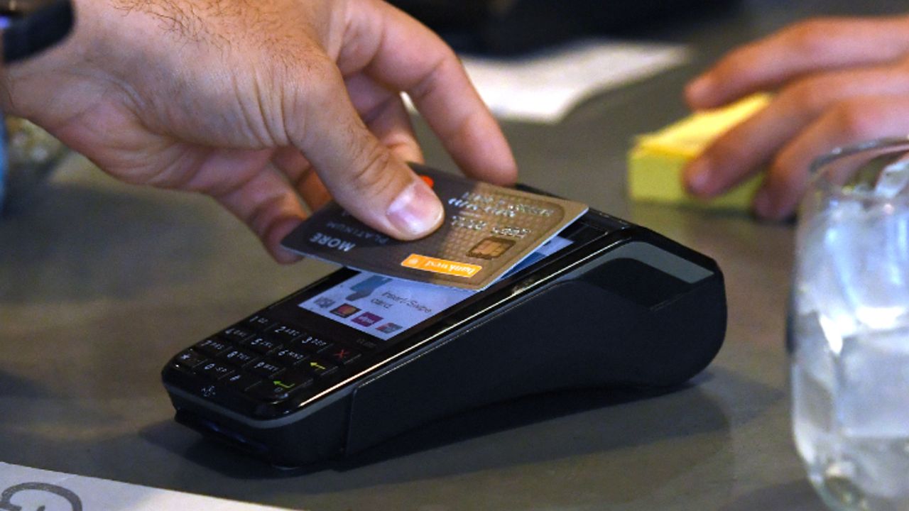 Merkez Bankası'nın faiz artırımı, kredi kartı faizlerine de yansıdı: İşte yeni oranlar...