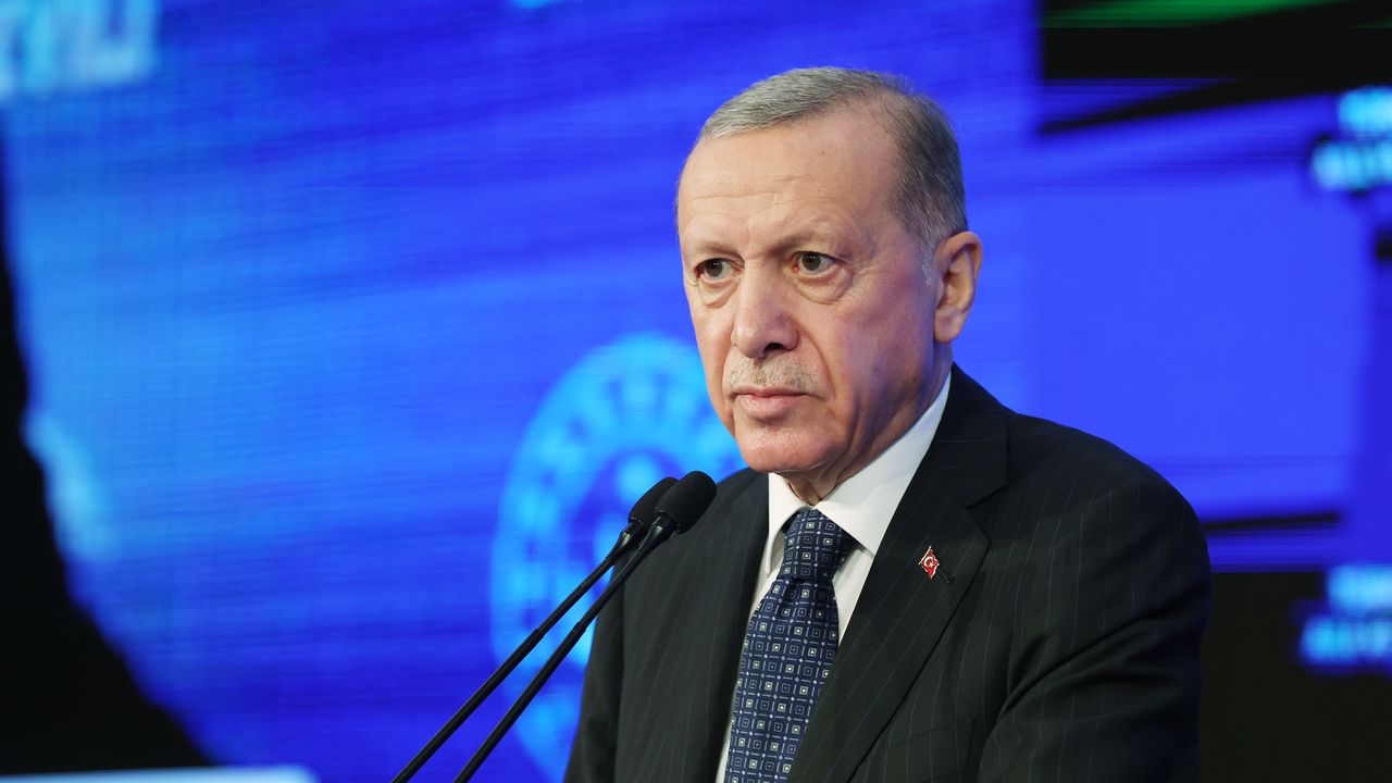 Cumhurbaşkanı Erdoğan: "Darülaceze ayrım yapmadan tüm düşkünlere kucak açan sembol bir kurumdur"