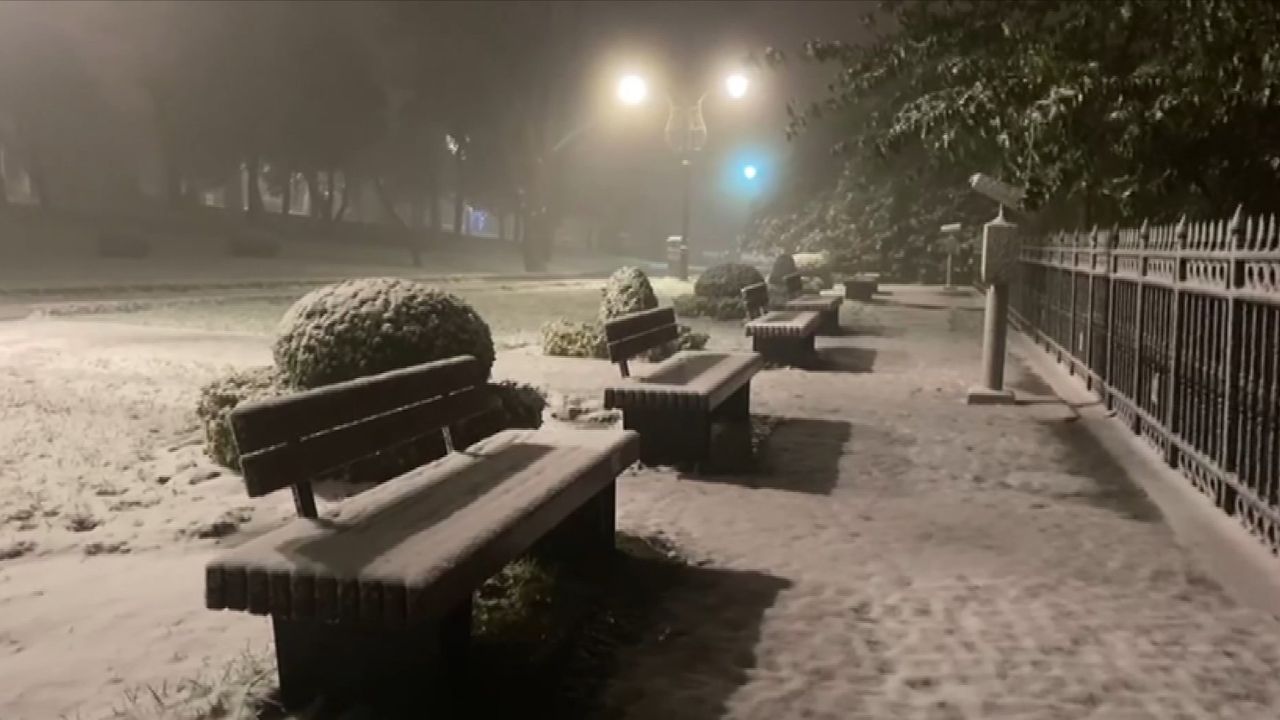 İstanbul’Da mevsimin ilk kar yağışı etkili oldu