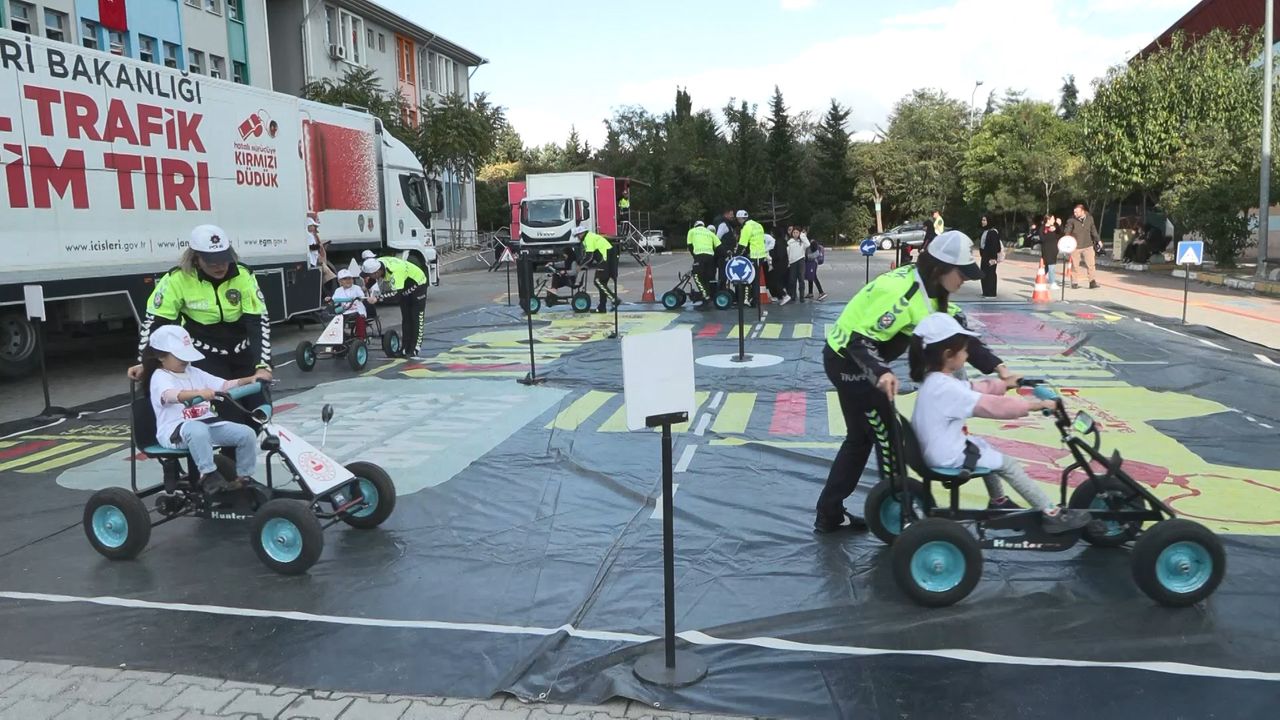 Mobil Trafik Eğitim TIR'ı Avrupa polis teşkilatlarına tanıtıldı 