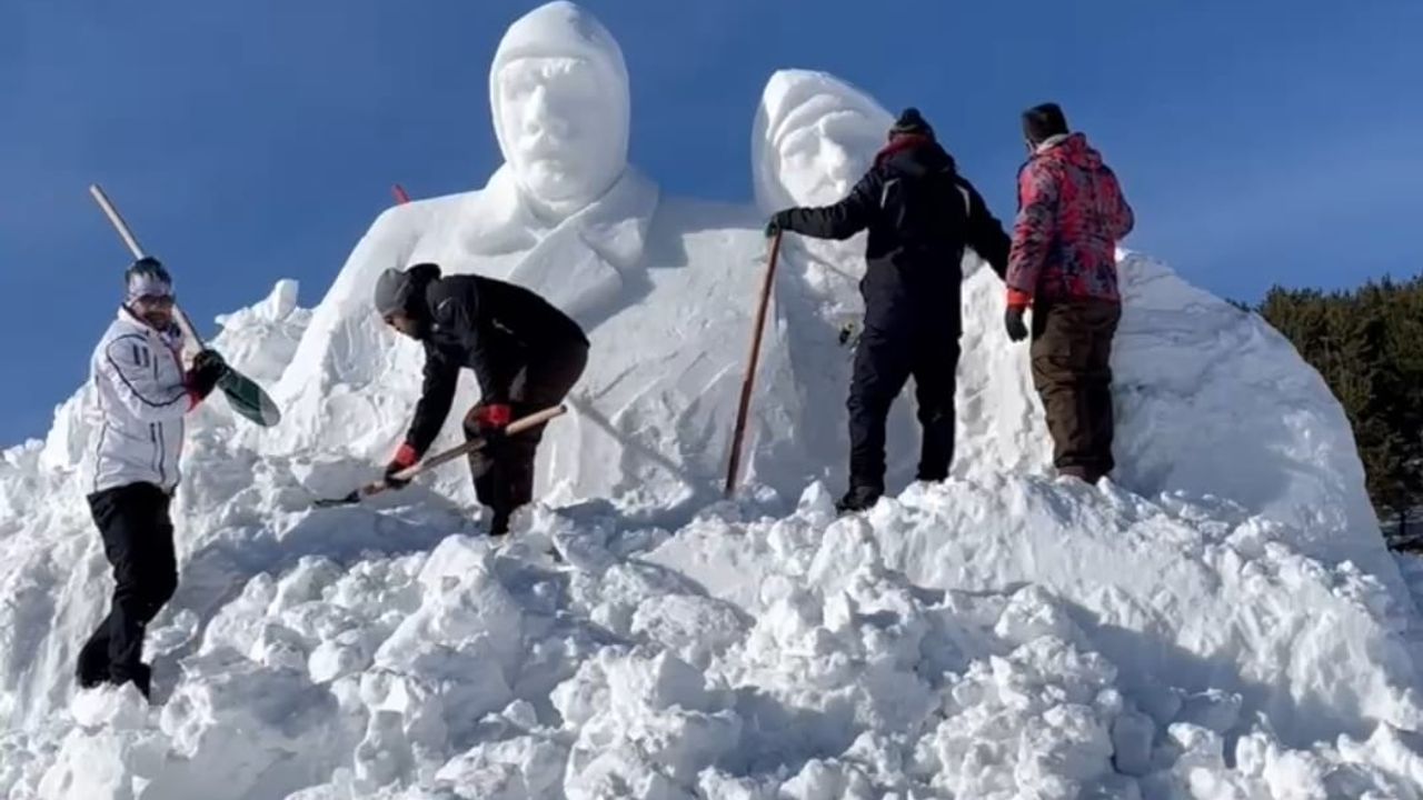 Sarıkamış Şehitleri'nin kardan heykellerinin yapımına başlandı