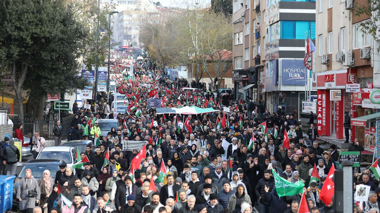 Üsküdar’da Filistin’e destek yürüyüşü yapıldı 
