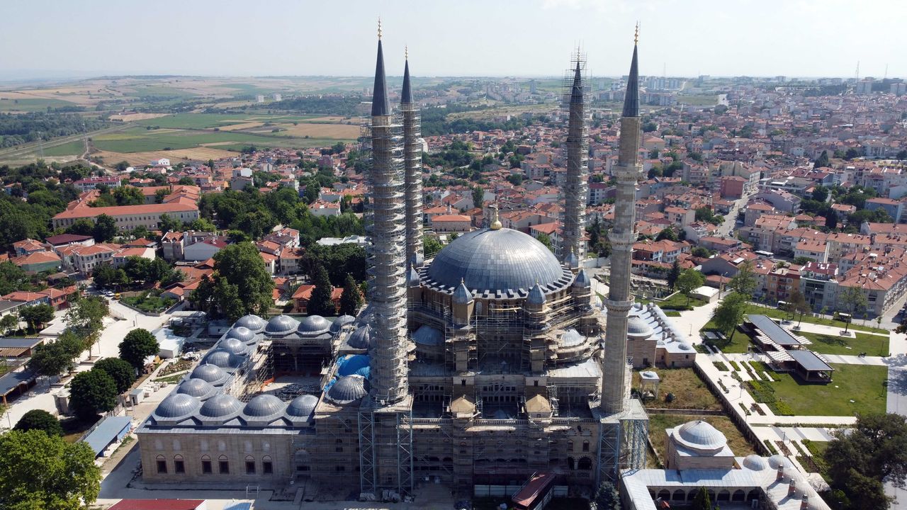 Vali Sezer: Selimiye Camisi'ndeki restorasyon 2024'te tamamlanacak