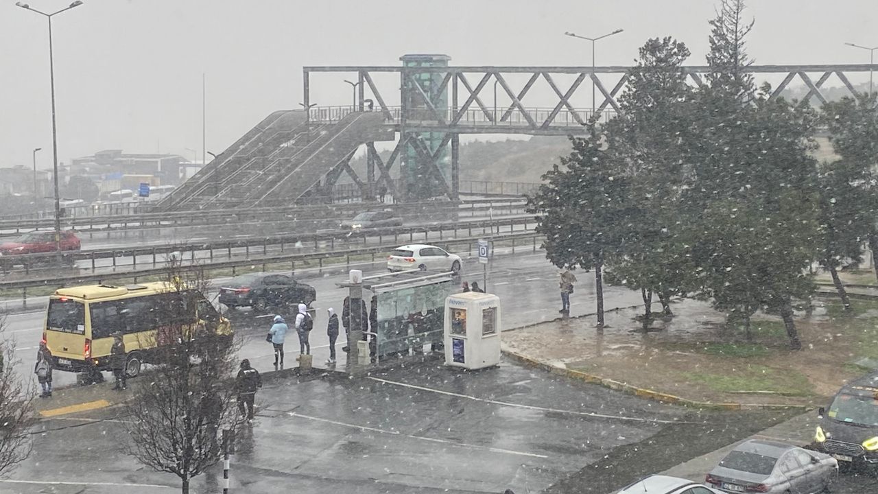 İstanbul’da kar etkili oluyor