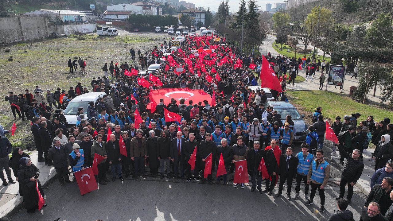 Başakşehir'de Şehadet Yürüyüşü gerçekleştirildi