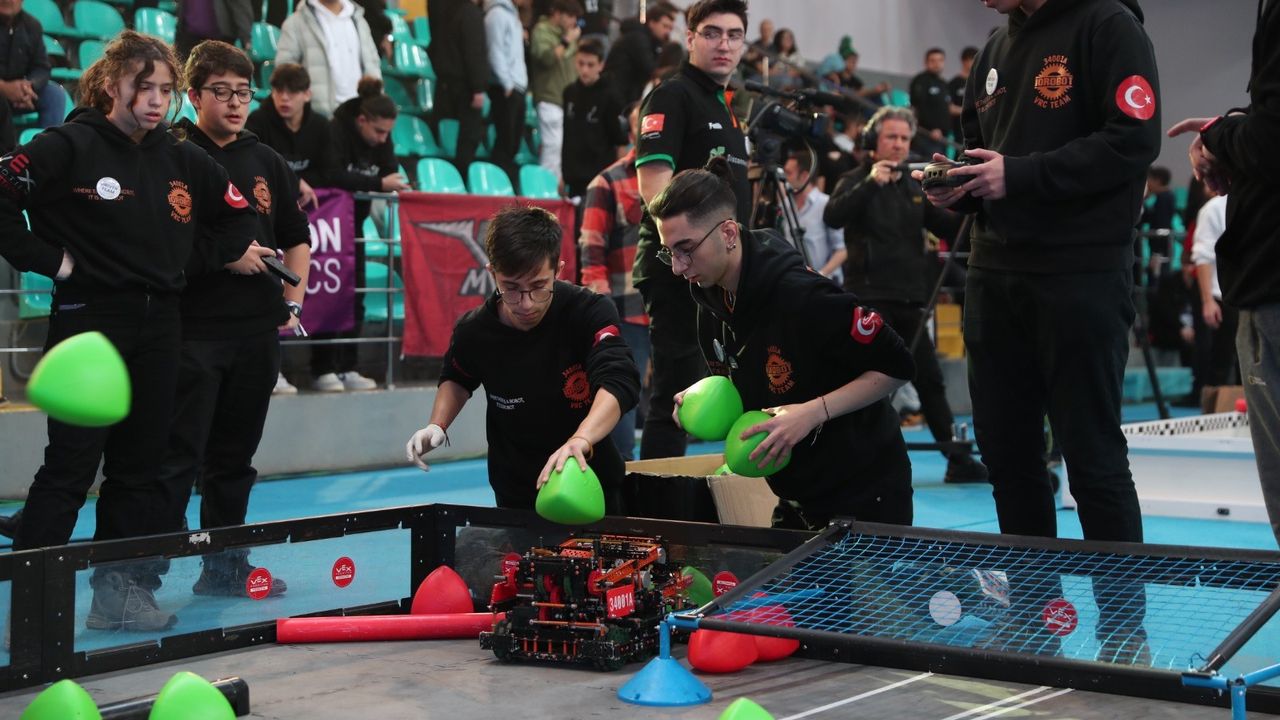 Bağcılar’da VEX - Uluslararası Robotik Yarışması düzenlendi