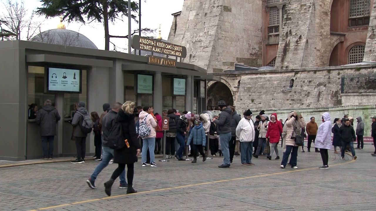 Ayasofya-i Kebir Camii Şerifi’nde galeri katını Türkler 25 euro vererek ziyaret edebilecek