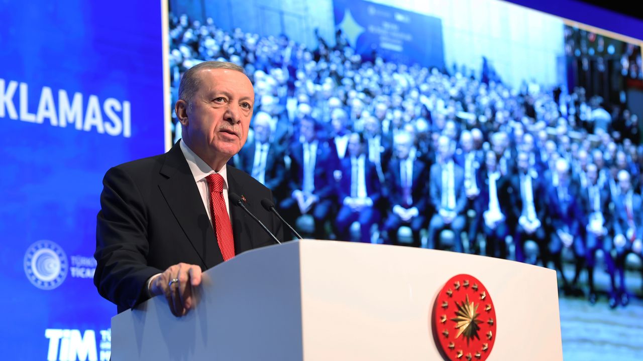 Cumhurbaşkanı Erdoğan: 2023 ihracatımız Cumhuriyet tarihimizin rekorunu kırdı