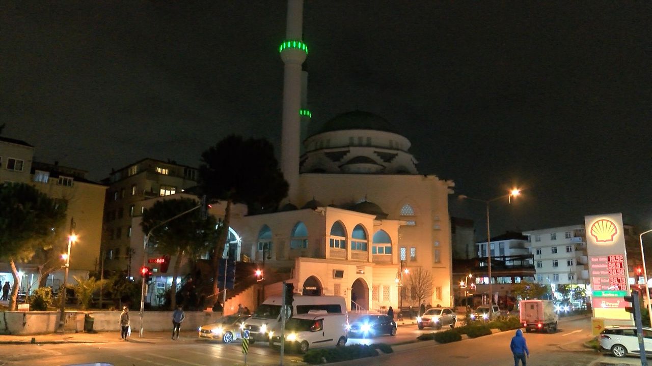 İstanbul'da camilerde Regaip Kandili idrak edildi