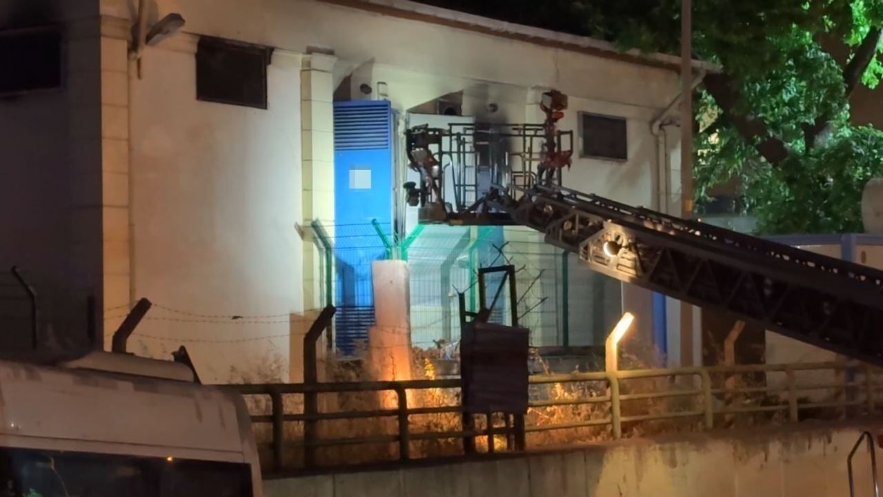 Trafoda yangın çıktı, tramvay seferleri aksadı