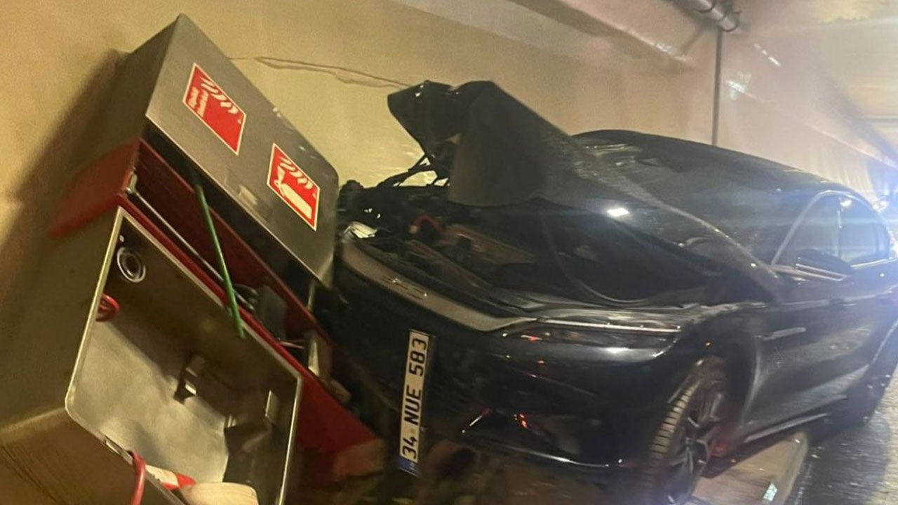 Avrasya Tüneli'nde kaza nedeniyle trafik durdu