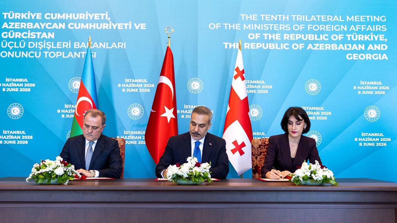 İstanbul'da Türkiye-Azerbaycan-Gürcistan arasında 