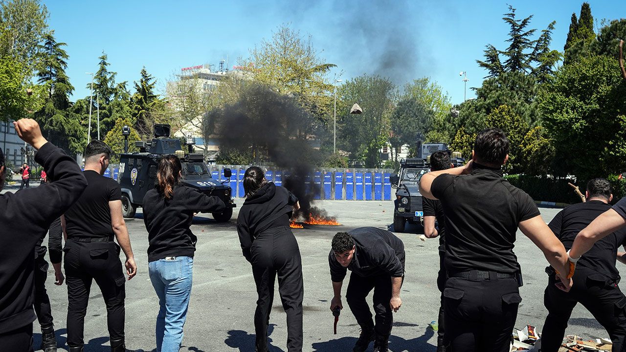 Aksiyon filmlerini aratmayan Çevik Kuvvet tatbikatı