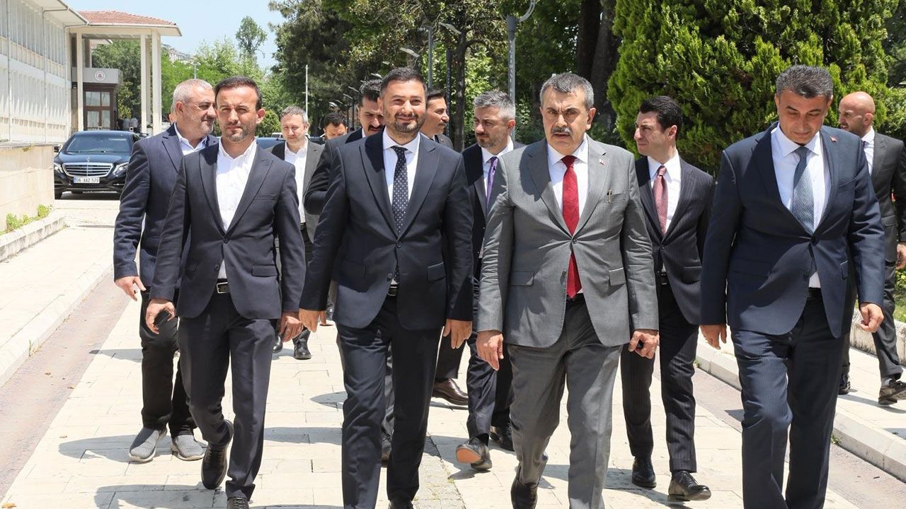 Bakan Tekin’den Kâğıthane Belediyesi’ne ziyaret