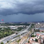 İstanbul'da gökyüzü kara bulutla kaplandı