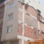 Sultangazi’de temel kazısı sırasında 2 bina tahliye edildi