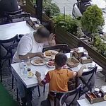 Hesabı ödemek istemedi, güvenlik kamerası gerçeği gösterdi