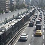 Mecidiyeköy’de metrobüs arızası ulaşımı felç etti
