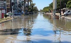 İskenderun'da denizin taştığı yerlerde çalışmalar başladı