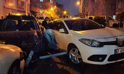 Gürültüye fırlayan kişi, aracını kullanılamaz halde buldu