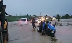 15 dakikalık yağış Samsun’da hayatı felç etti!