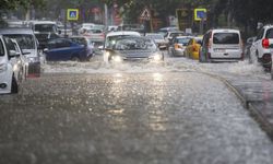 Ankara'da sağanak yağış su baskınlarına neden oldu