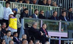 Fatih Terim, eski öğrencisi Arda Turan'a destek için tribünlerde...