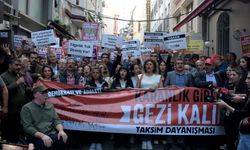 Taksim'de Gezi Parkı eylemlerinin yıldönümünde izinsiz yürüyüşe polis müdahalesi