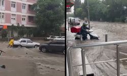 İzmir'de sağanak yağmur cadde ve sokakları göle çevirdi