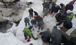 Çığ felaketi ülkeyi yasaya boğdu: 10 ölü, 25 yaralı