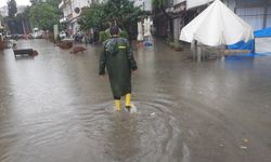 Taşkınlar sonrası tatil bölgesinde yoğun çalışma