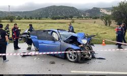 İki otomobil kafa kafaya çarpıştı! Burdur'da katliam gibi kaza: Çok sayıda ölü var