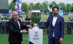 Kupa göründü, UEFA Şampiyonlar Festivali resmen açıldı!