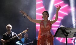 Törendeki sözleriyle tepki çeken Melek Mosso, tek tek özür diledi