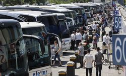 Avrupa'ya uçak biletleri fırladı: Vatandaş çareyi otobüste buldu