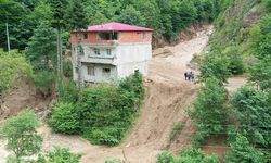 Trabzon’da heyelan: 3 ev boşaltıldı