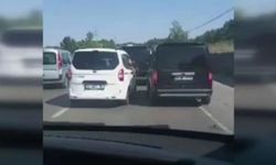 Trafikte inatlaşma kazaya neden oldu! O anlar kamerada