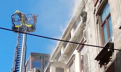 Beyoğlu İstiklal Caddesi'nde yangın paniği! Ekipler kısa sürede müdahale etti