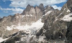 Hakkari'deki Cilo buzullarında 4 kişi kayboldu:  2’si kurtarıldı, 2 kişiye ulaşılamadı!